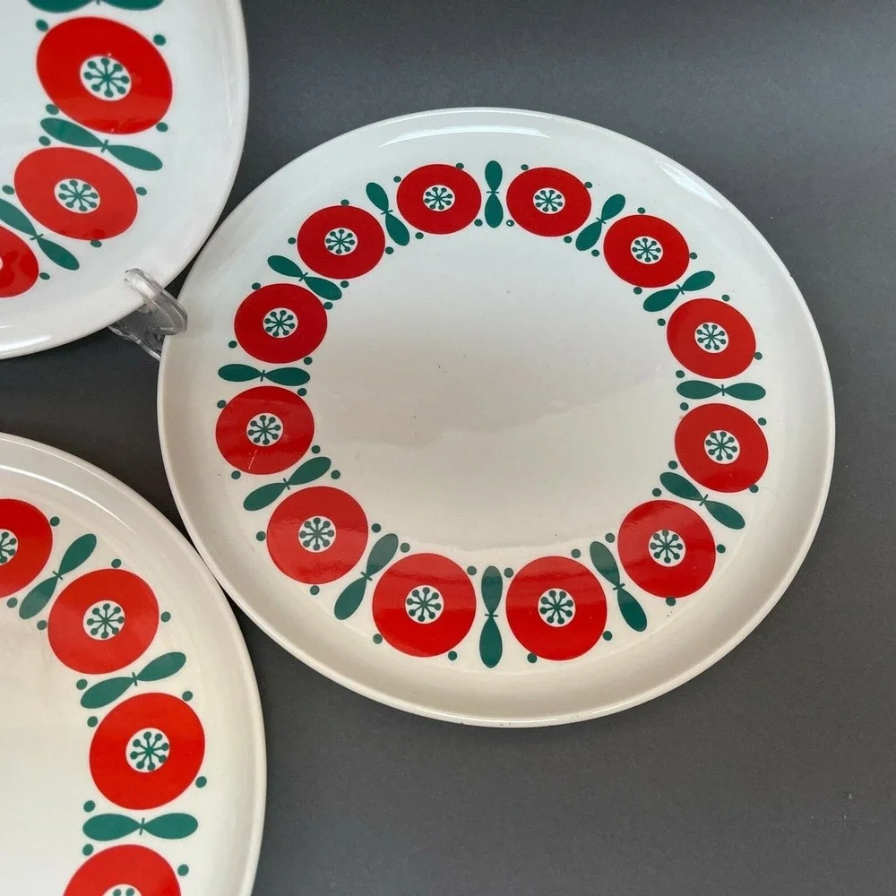 Vintage Anfora Mexico Dinner Plates White Red Green 9 1/2